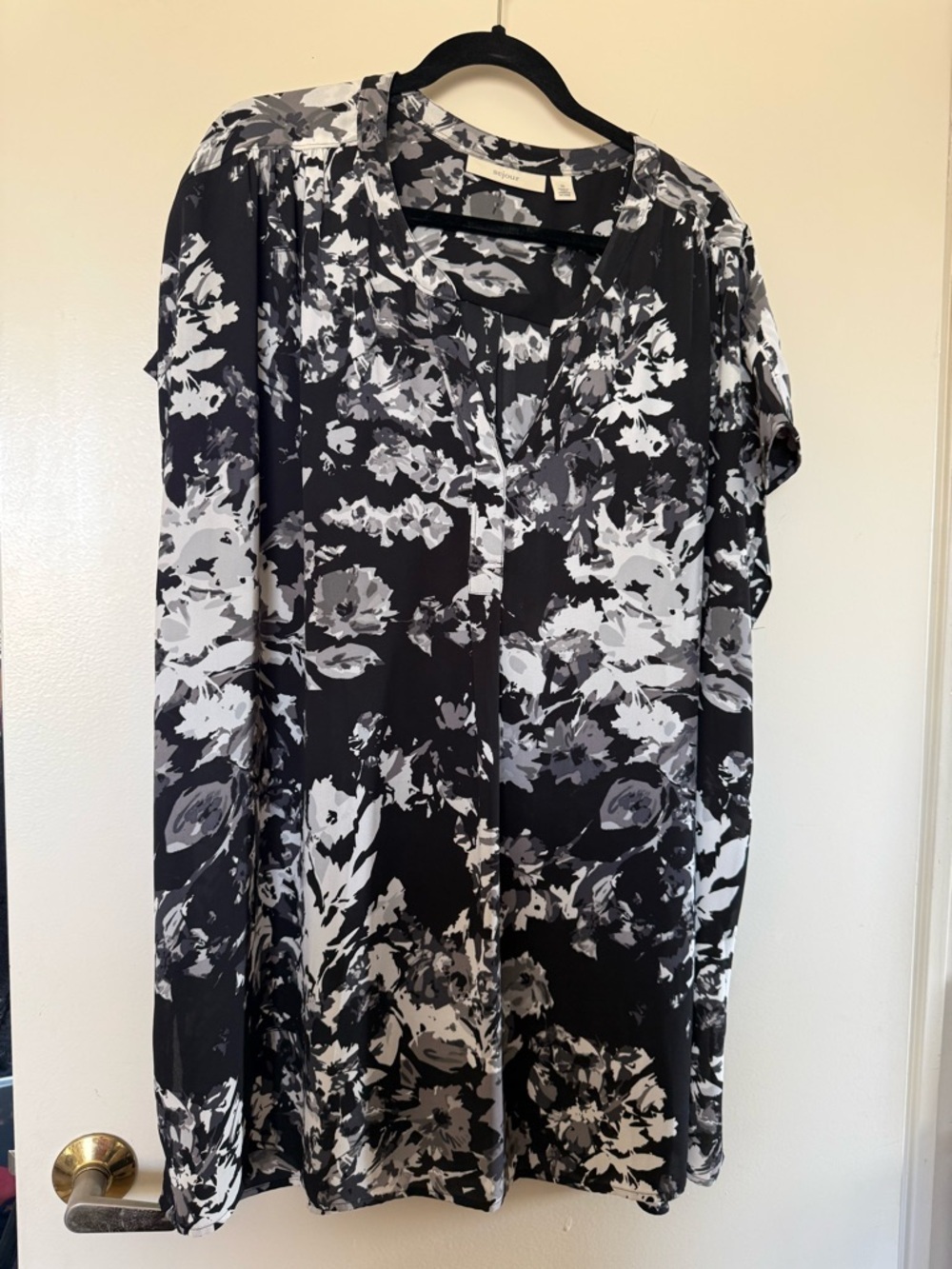 Sejour Short Sleeve Split Neck Print Top in Size 3X EUC
